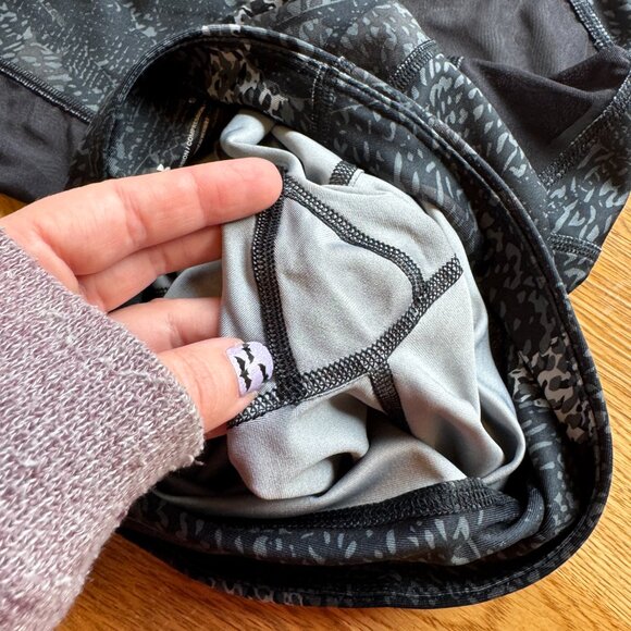 Under Armour Compression Leggings HeatGear Size Small - Picture 6 of 10